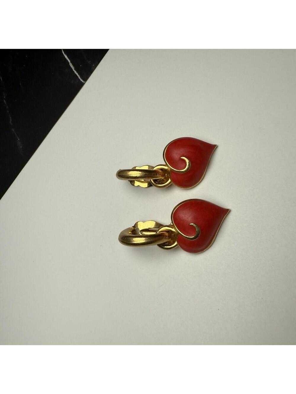 Edgar Berebi Red Matte Enamel Heart Dangle Hoop Earrings Clip-on Gold Tone - Picture 12 of 12